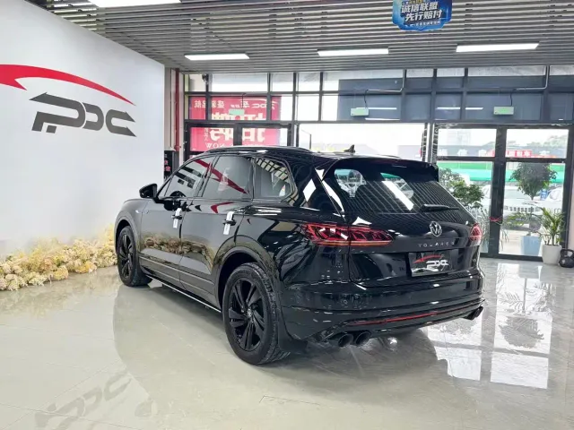 Volkswagen Touareg — Фото автомобиля 14