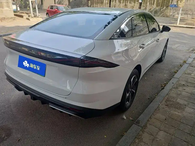 Geely Galaxy L6 — Фото автомобиля 3