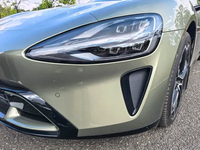 Xiaomi SU7 — Фото автомобиля 12