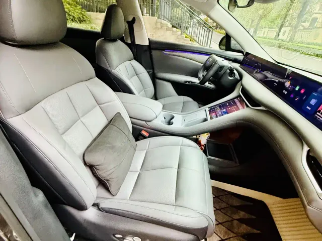 IM Motors LS6 — Фото автомобиля 10