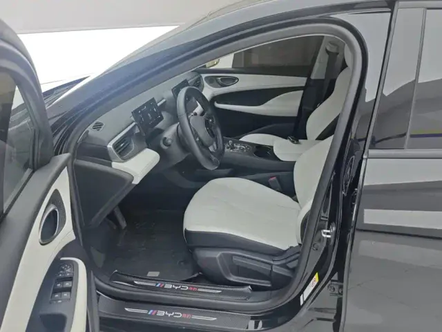 BYD Seal 05 DM-i — Фото автомобиля 9