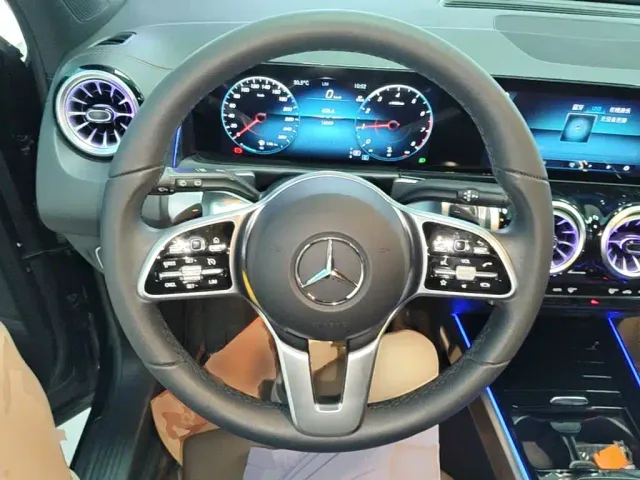 Mercedes-Benz GLB-Class — Фото автомобиля 10