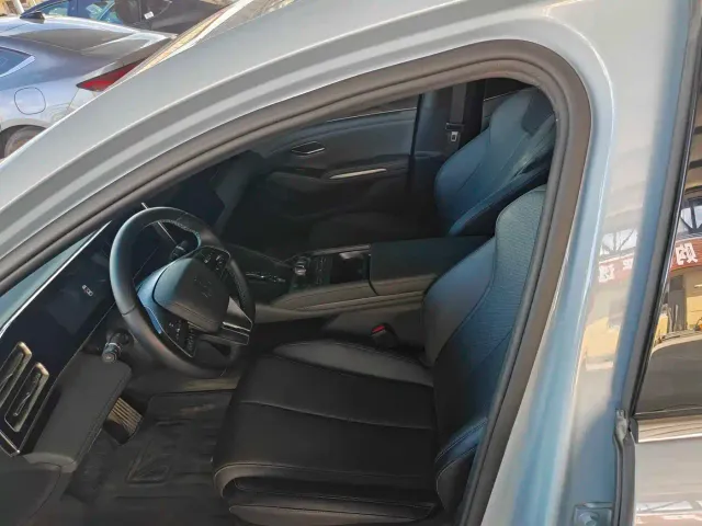 BYD Qin L — Фото автомобиля 8