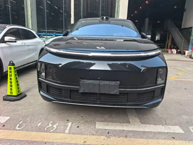 Li Auto L9 — Фото автомобиля 2