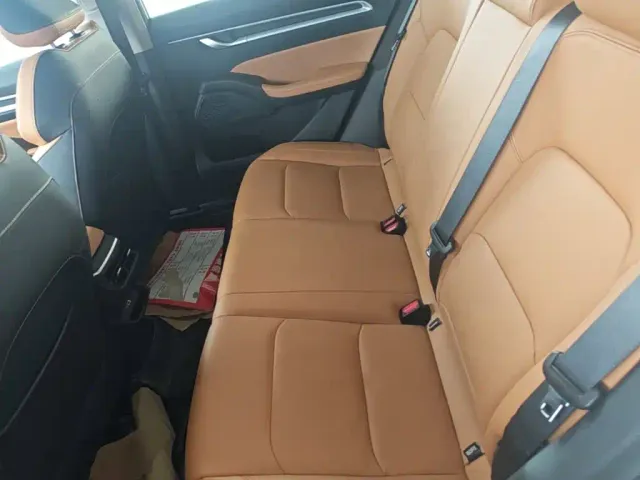 Geely Emgrand — Фото автомобиля 16