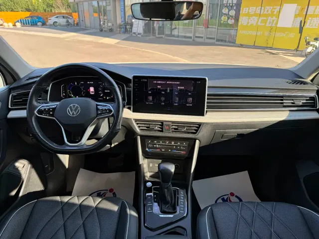 Volkswagen Tiguan L PHEV — Фото автомобиля 8