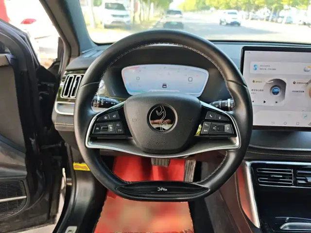 BYD Tang — Фото автомобиля 10