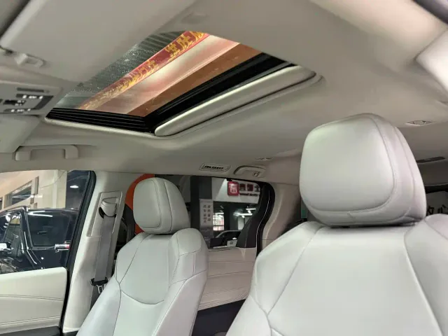Toyota Granvia — Фото автомобиля 5
