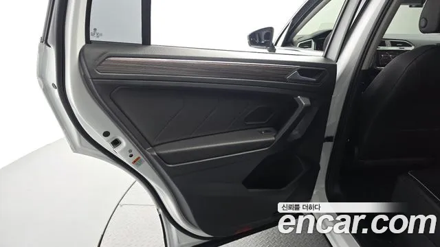 Volkswagen Tiguan — Фото автомобиля 25