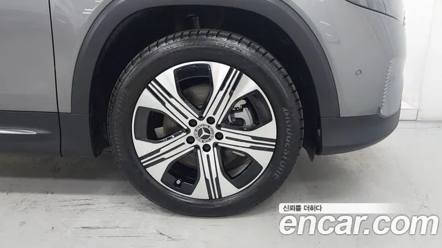 Mercedes-Benz EQB — Фото автомобиля 5