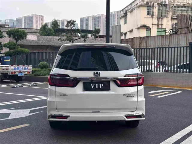 Honda Odyssey 2022 2.0L e:HEV Sharp·Enjoyment Edition — Фото автомобиля 8