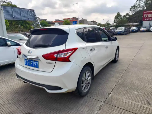 Nissan Tiida — Фото автомобиля 9