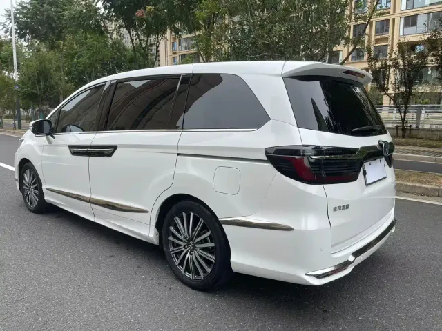 Honda Elysion — Фото автомобиля 12