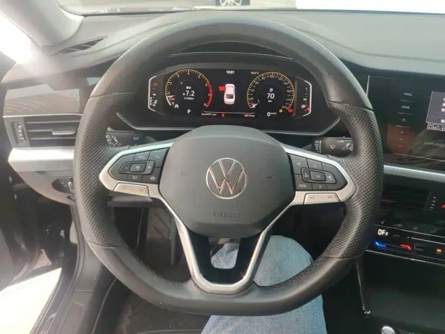 Volkswagen Passat — Фото автомобиля 15