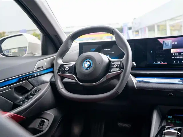 BMW i5 — Фото автомобиля 18