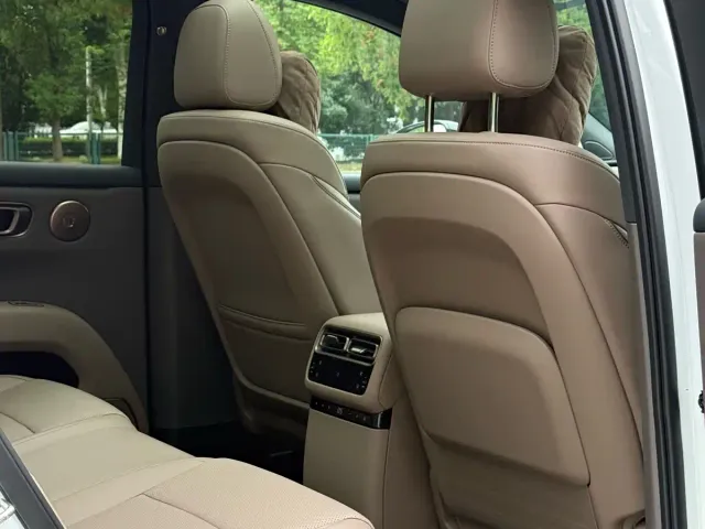 Li Auto i6 — Фото автомобиля 10