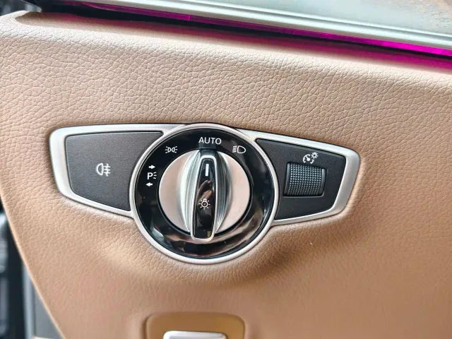 Mercedes-Benz E-Class — Фото автомобиля 29