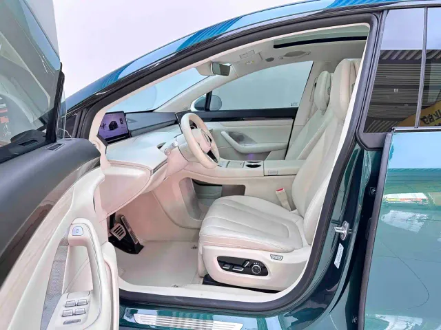 Zhijie Luxeed R7 — Фото автомобиля 8