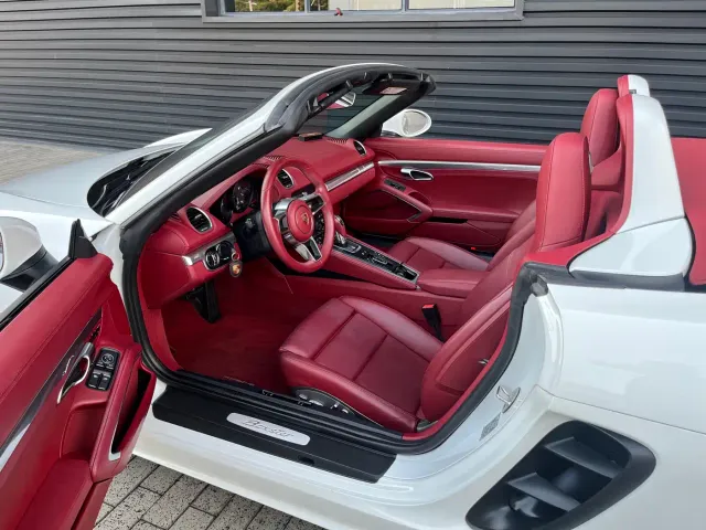 Porsche 718 — Фото автомобиля 6