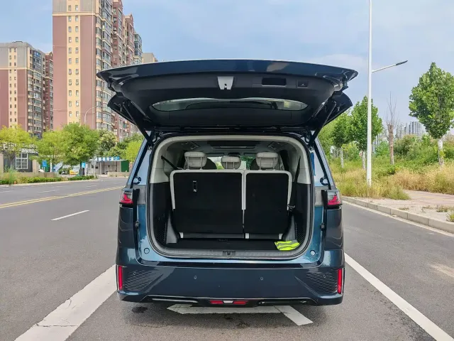Voyah Auto Voyah Dreamer 2025 PHEV AWD Flagship Kunpeng Edition — Фото автомобиля 22