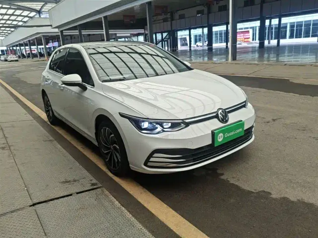 Volkswagen Golf — Фото автомобиля 3