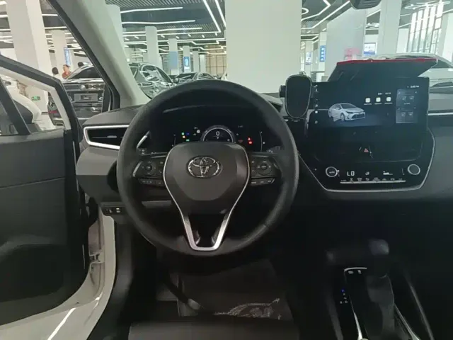 Toyota Corolla — Фото автомобиля 10