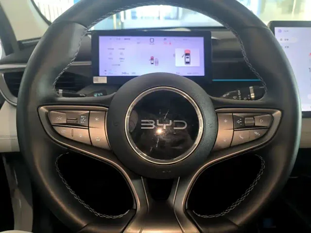 BYD Seal 05 DM-i — Фото автомобиля 10