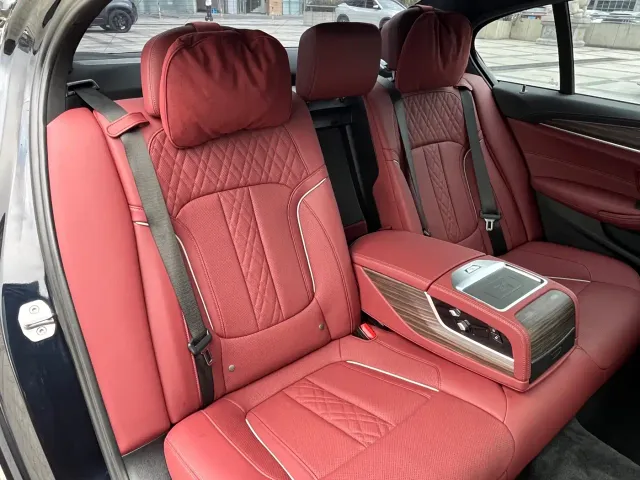 BMW 5 Series — Фото автомобиля 10