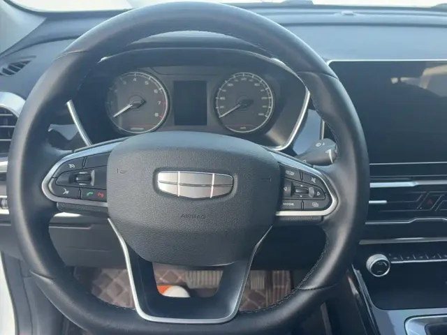 Geely Binyue — Фото автомобиля 2