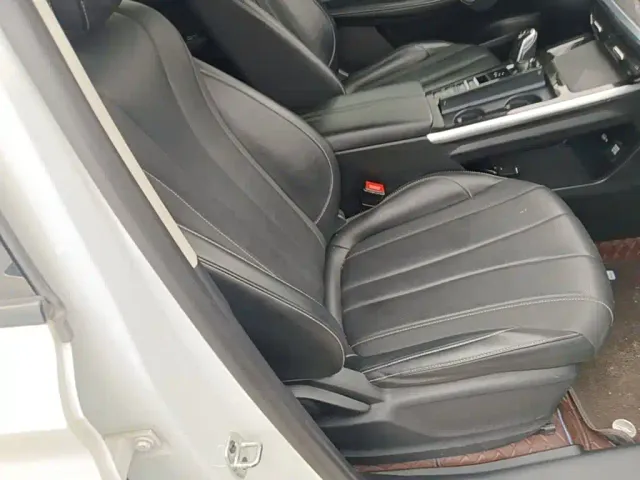 Roewe RX5 Max — Фото автомобиля 24