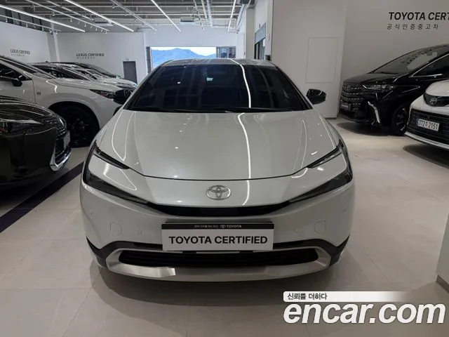 Toyota Prius 5th Gen — Фото автомобиля 3