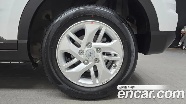 Hyundai Venue — Фото автомобиля 6