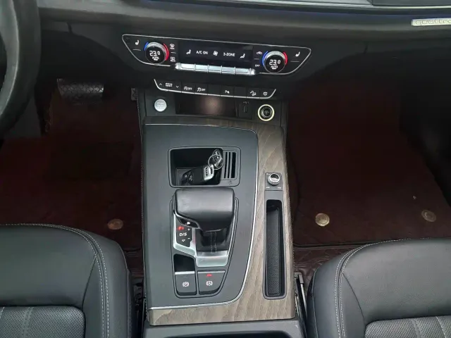 Audi Q5L — Фото автомобиля 13