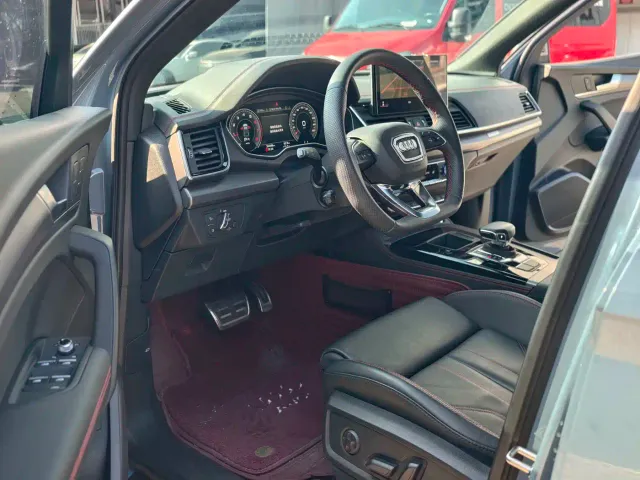 Audi Q5L — Фото автомобиля 12