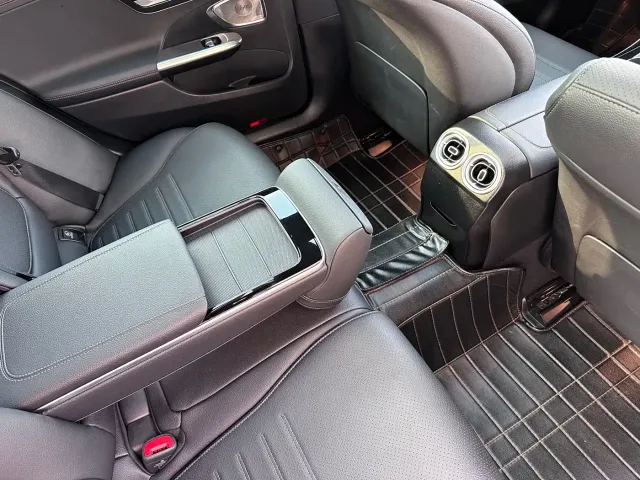 Mercedes-Benz C-Class — Фото автомобиля 24