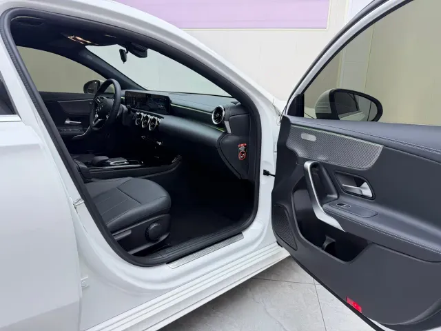 Mercedes-Benz A-Class — Фото автомобиля 21