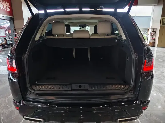 Land Rover Range Rover Sport — Фото автомобиля 21