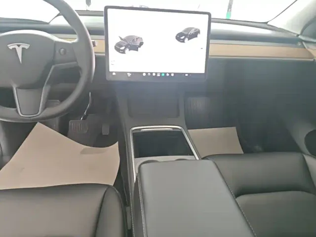 Tesla Model Y 2022 Facelift Rear-Wheel Drive Version — Фото автомобиля 12
