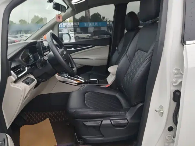 Maxus EUNIQ 5 — Фото автомобиля 14