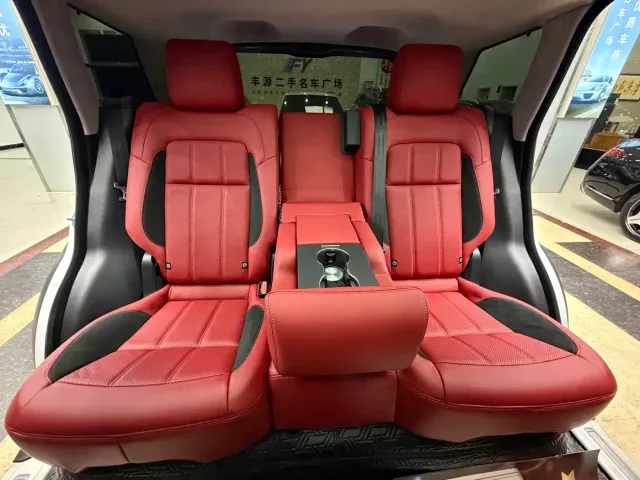 Land Rover Range Rover Sport — Фото автомобиля 12