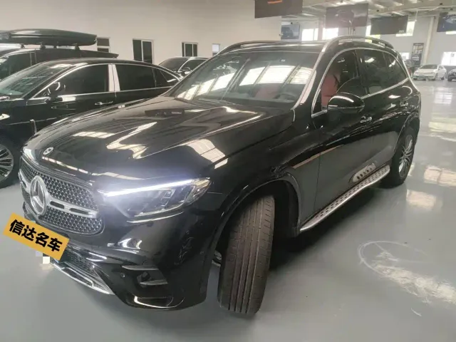 Фотография автомобиля — Mercedes-Benz GLC-Class