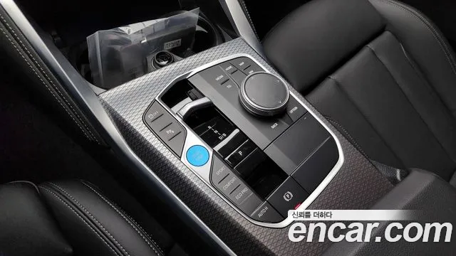 BMW i4 — Фото автомобиля 9