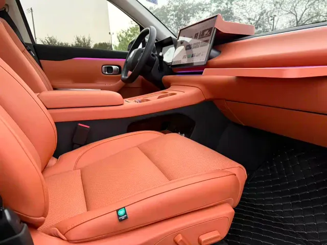 Leapmotor C10 — Фото автомобиля 8