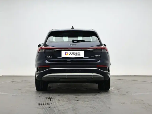 Audi Q4 e-tron — Фото автомобиля 4