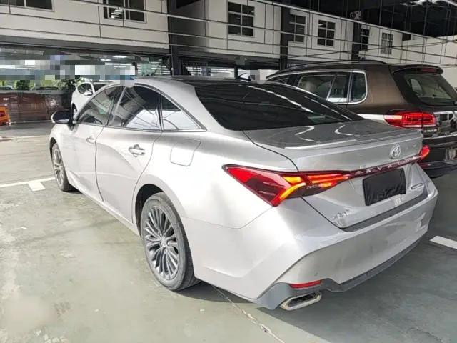 Toyota Avalon — Фото автомобиля 4