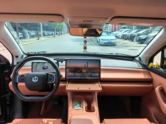 Leapmotor C10 — Фото автомобиля 5