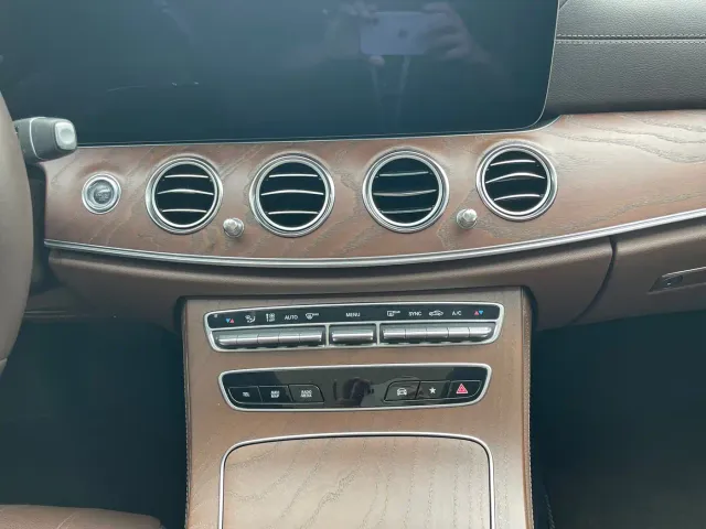 Mercedes-Benz E-Class — Фото автомобиля 10