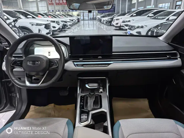 Geely Emgrand — Фото автомобиля 10