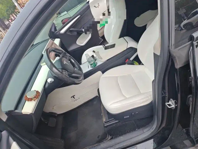 Tesla Model Y — Фото автомобиля 11