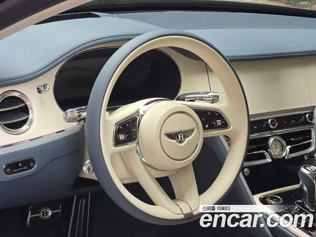 Bentley Flying Spur — Фото автомобиля 12